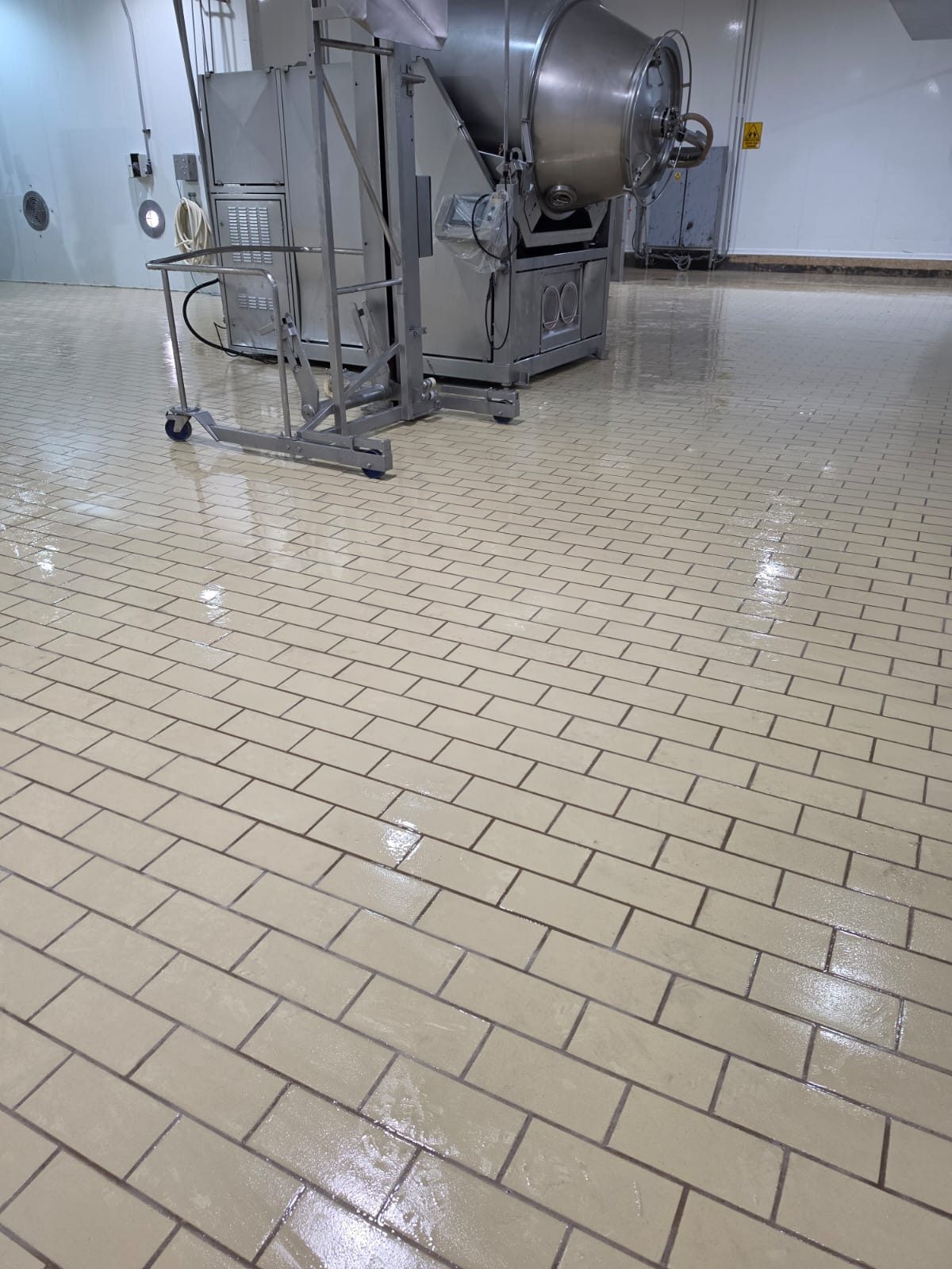 Proyecto de recubrimiento cerámico industrial de KERALITAS 1